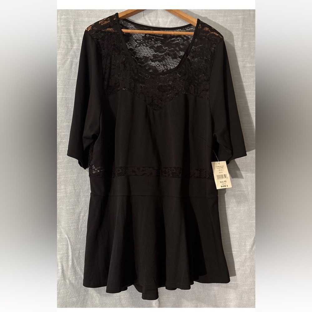 Fashion to Figure Tunic Blouse Short Sleeve Black With Lace Women’s Sz 3 NWT